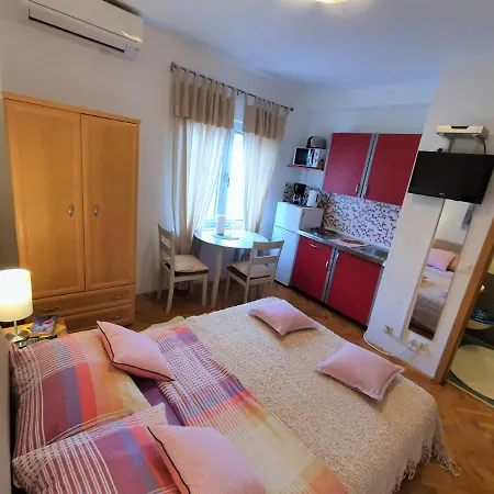 Apartment Mira