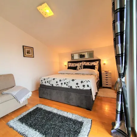Villa Mira Trogir *