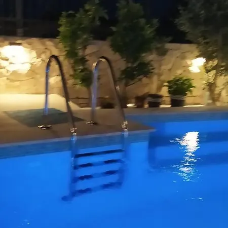 Mira *