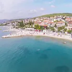 Mira