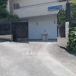 Mira Trogir