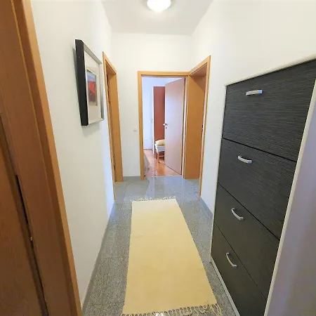 Mira Apartament *